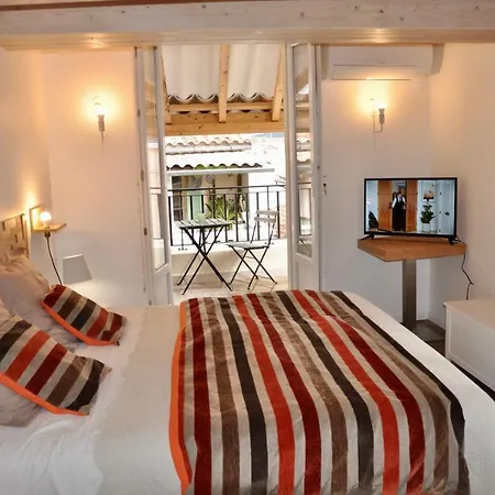 Les Chambres Tropeziennes Sanary-sur-Mer Exterior photo