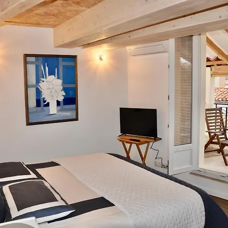 Les Chambres Tropeziennes Sanary-sur-Mer Exterior photo